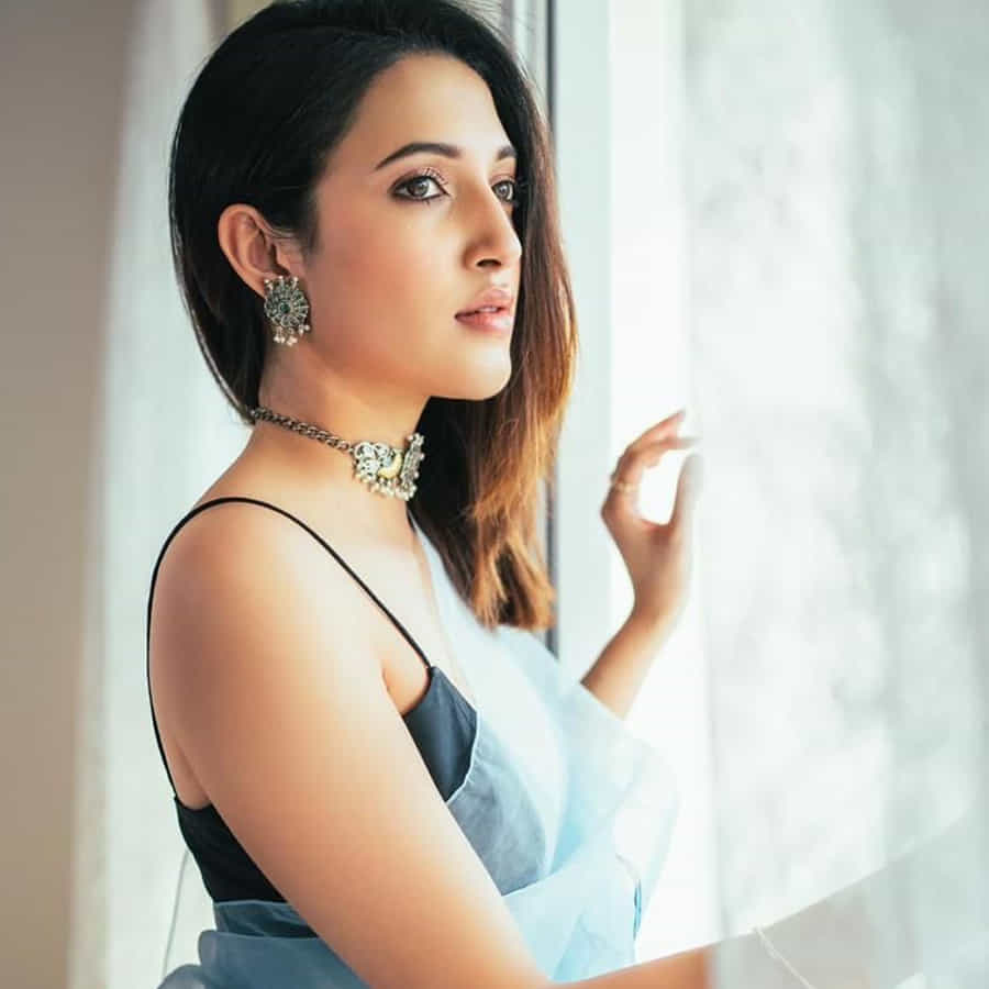 అప్పటి నుంచి కూడా ప్రేక్షకులు నేహా శెట్టి కి బదులుగా రాధిక అనే ఎక్కువగా సోషల్ మీడియాలో కామెంట్స్ చేస్తున్నారు.