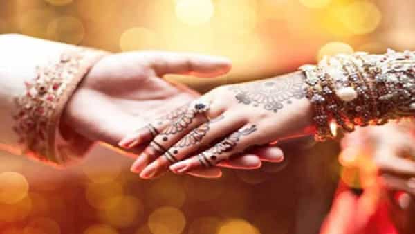 Married Couple: కొత్త జంటలకు వెడ్డింగ్ కిట్లు.. ప్యాక్లో కండోమ్లు, గర్భనిరోధక మాత్రలు.. ఎక్కడో తెలుసా?