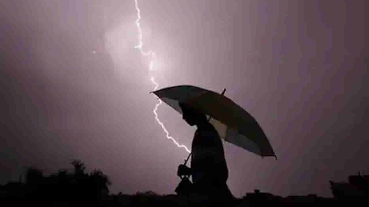 Hyderabad: భాగ్యనగర వాసులకు అలర్ట్.. మరో రెండు గంటల్లో ఉరుములు, మెరుపులతో భారీ వర్షం..