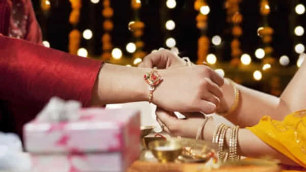 Rakhi Festival 2022: దేశంలో అత్యంత ఖరీదైన రాఖీ.. ధర తెలిస్తే అవాక్కే..! అదే అక్కడ సెంటర్ ఆఫ్ అట్రాక్షన్..
