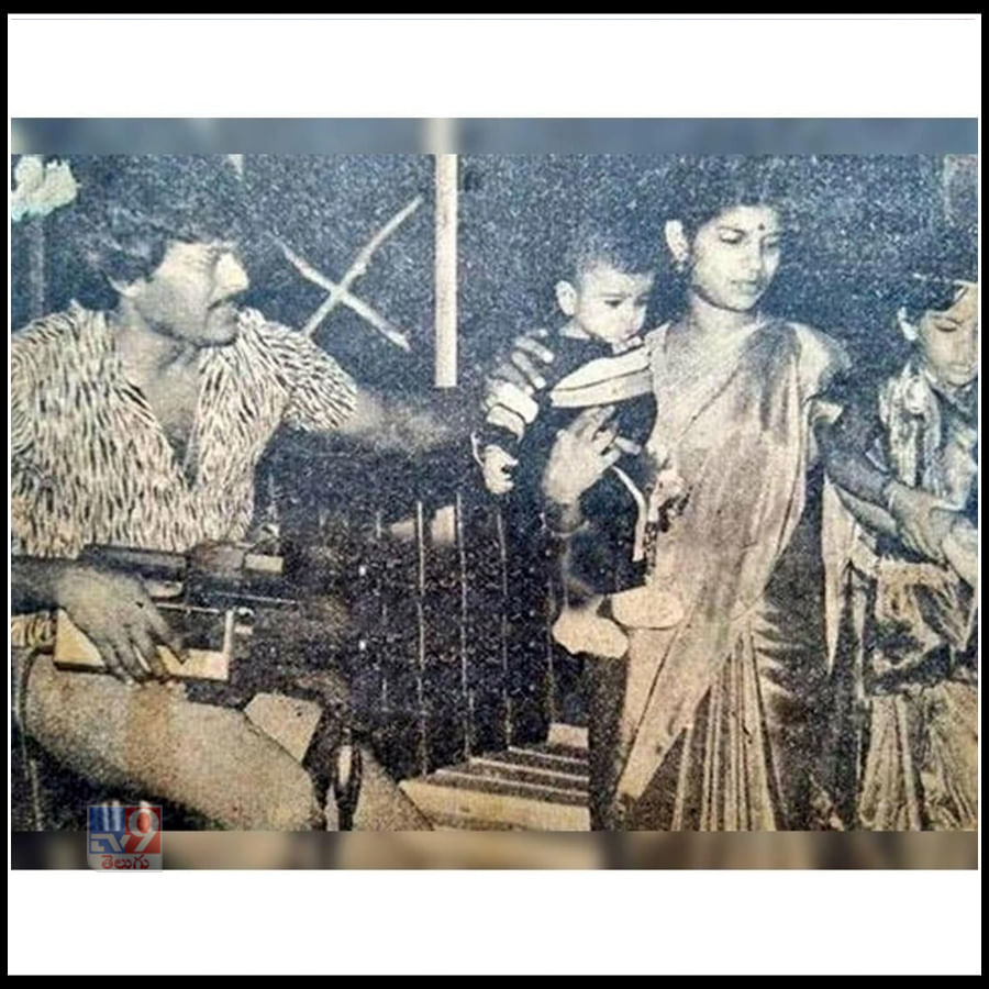 Ram Charan and Chiranjeevi Rare: మెగాస్టార్‏తో రామ్ చరణ్ చిన్ననాటి జ్ఞాపకాలు.. రామ్ చరణ్ చిరంజీవి అరుదైన ఫొటోస్ 