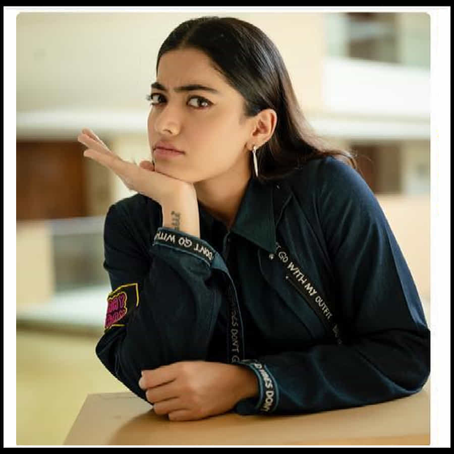 ఈ చిత్రంలో అఫ్రిన్ గా కనిపించిన రష్మిక పాత్రకు ప్రేక్షకుల నుండి అద్భుతమైన స్పందన వస్తోంది. తాజాగా సీతారామం క్లాసిక్ విజయంపై విలేఖరుల సమావేశంలో మాట్లాడారు రష్మిక.  