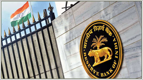 RBI Penalty: తెలుగు రాష్ట్రాల బ్యాంకులతో సహా ఈ 8 బ్యాంకులపై ఆర్బీఐ భారీ జరిమానా.. కారణం ఏంటో తెలిపిన ఆర్బీఐ