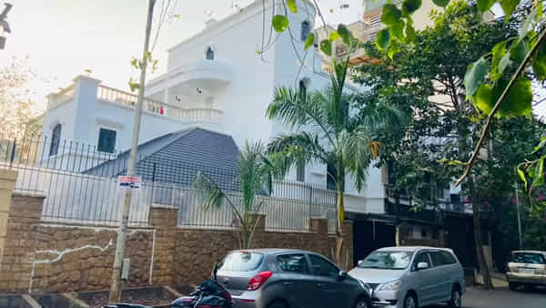 Viral: హాలీడే ఎంజాయ్ చేసేందుకు విదేశాలకు వెళ్లాడు.. కట్ చేస్తే.. ఇంటిని చూసి కళ్లు తేలేసాడు!