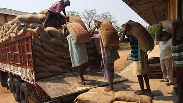 Telangana: తెలంగాణకు కేంద్రం గుడ్ న్యూస్.. బాయిల్డ్ రైస్ కొనుగోళ్లపై కీలక ప్రకటన..