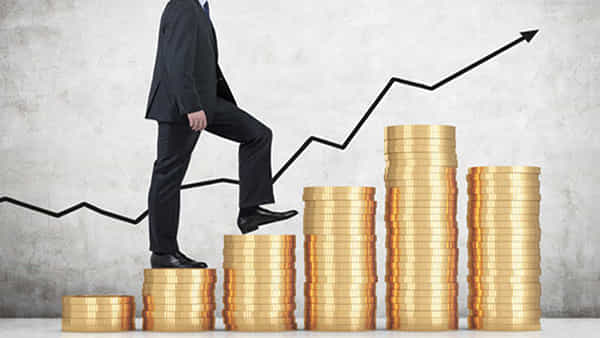 Salary: ఈ రంగాల్లో ఉన్న ఉద్యోగులకు శుభవార్త.. వచ్చే ఏడాది భారీగా పెరగనున్న జీతాలు.. తాజా నివేదికలో వెల్లడి..