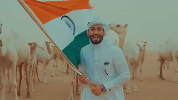 Viral Video: సారే జహాసే అచ్చా సాంగ్ తో ఇండిపెండెన్స్ డే విషెష్ చెప్పిన సౌదీ సింగర్.. భారత్ తనకు రెండో ఇల్లు అంటూ..