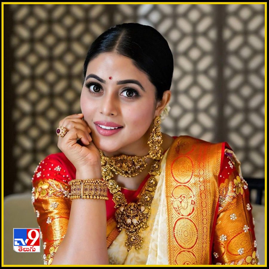 Shamna Kasim New Photos. Credit by:Shamna Kasim/Instagram