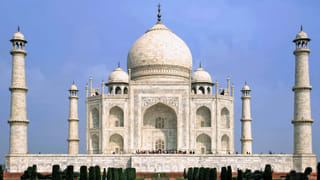 Viral Video: వెన్నులో వణుకు పుట్టిస్తోన్న కారు స్టంట్‌.. తిట్టిన తిట్టు తిట్టకుండా తిడుతోన్న నెటిజన్లు..