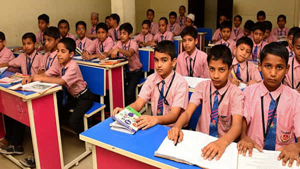 Telangana: తెలంగాణ విద్యార్థులకు ప్రభుత్వం గుడ్ న్యూస్.. కొత్తగా 33 గురుకులాలు, 15 డిగ్రీ కాలేజీలు..