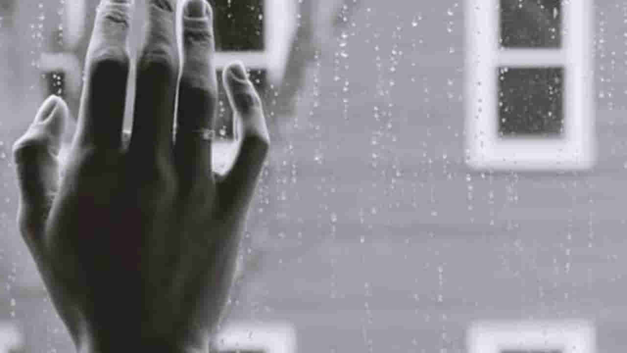 Telangana: పసిబిడ్డకు ఊపిరి పోసి పురిట్లోనే ఆయువు వదిలిన భార్య.. ఆ బాధను తట్టుకోలేక భర్త కూడా..