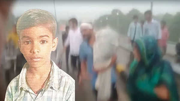 Viral Video: మళ్లీ అదే వ్యధ.. అంబులెన్స్ ఇవ్వని సిబ్బంది.. డబ్బుల లేక కొడుకు శవంతో 35 కిమీ నడిచిన తల్లిదండ్రులు..