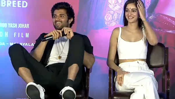 Vijay Devarakonda: రౌడీ హీరో రూటే సపరేట్.. జర్నలిస్ట్తో విజయ్ వ్యవహారశైలికి ఫిదా అవుతోన్న ఫ్యాన్స్..