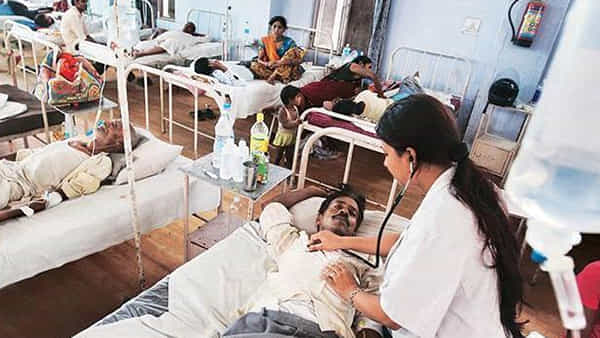 Viral Fever: వామ్మో జ్వరాలు.. నల్లగొండ జిల్లాను వణికిస్తోన్న వైరల్ ఫీవర్స్.. రోగులతో హాస్పిటల్స్ ఫుల్..
