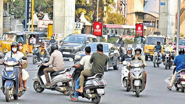 Traffic Rules: వాహనదారులకు దిమ్మతిరిగే అలర్ట్.. అక్కడ రాంగ్ రూట్లో డ్రైవింగ్ చేస్తే 10 రెట్లు ఎక్కువ ఫైన్ కట్టాల్సిందే..