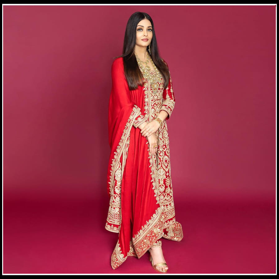 Aishwarya Rai Bachchan: కళ్లు తిప్పుకోనివ్వని అందంతో మెరిసిపోతున్న ఐశ్వర్య రాయ్..