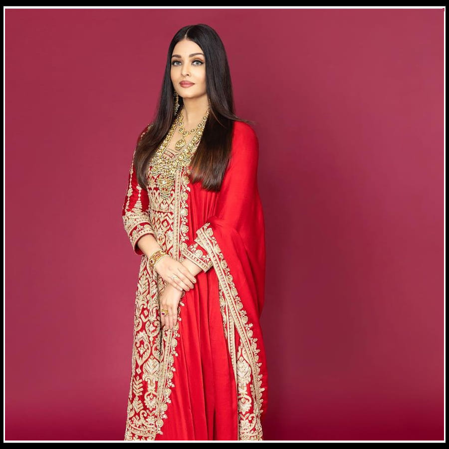 Aishwarya Rai Bachchan: కళ్లు తిప్పుకోనివ్వని అందంతో మెరిసిపోతున్న ఐశ్వర్య రాయ్..