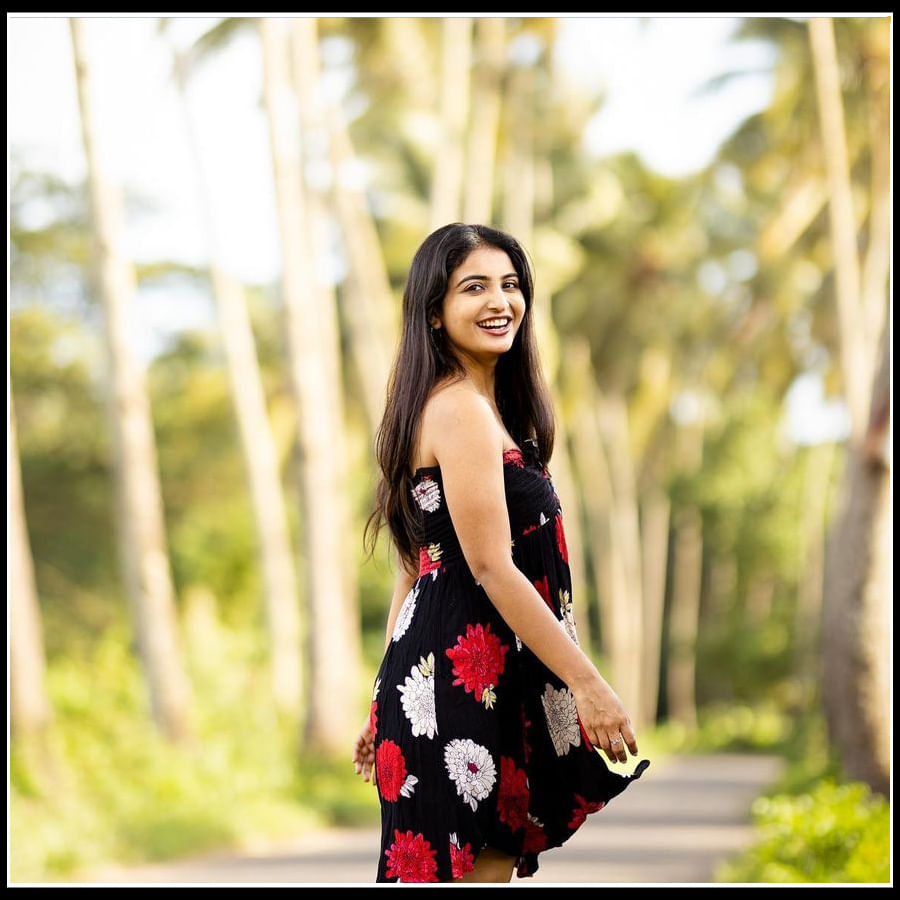 Ananya Nagalla: దివి నుండి దిగొచ్చిన మోడరన్ ఊర్వశి లా మతిపోగొడుతున్న అనన్య..