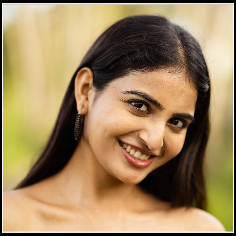 Ananya Nagalla: దివి నుండి దిగొచ్చిన మోడరన్ ఊర్వశి లా మతిపోగొడుతున్న అనన్య..