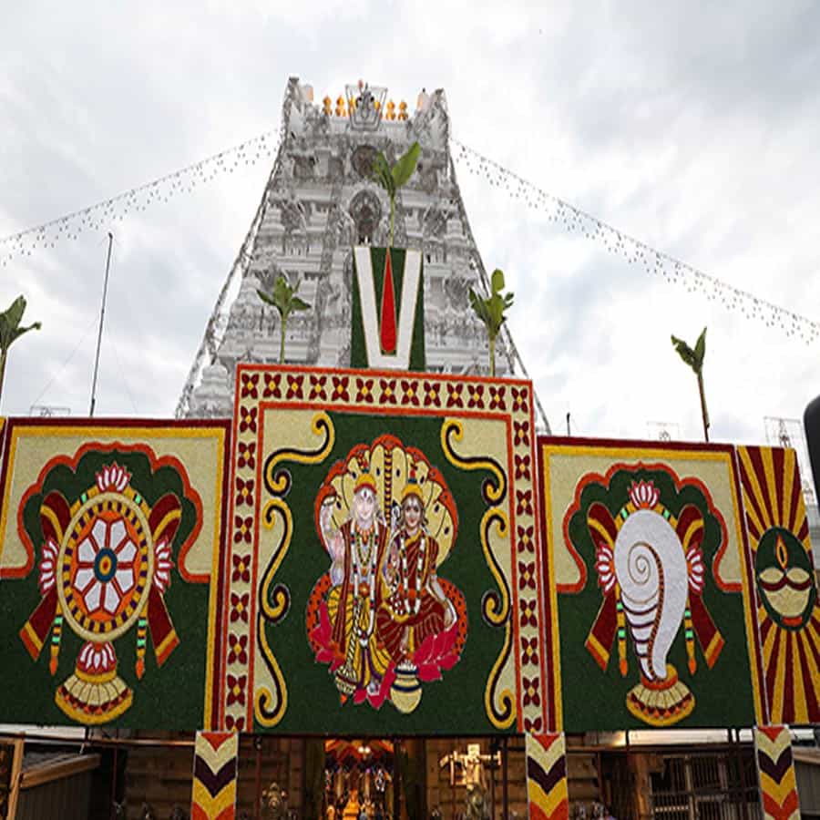 ఈ కార్యక్రమంలో టీటీడీ చైర్మన్ వైవి.సుబ్బారెడ్డి దంప‌తులు, ఈవో శ్రీ ఎవి.ధ‌ర్మారెడ్డి దంప‌తులు, బోర్డు స‌భ్యులు శ్రీ మారుతి ప్రసాద్‌, రాములు, సివిఎస్వో శ్రీ న‌ర‌సింహ కిషోర్‌, శ్రీ‌వారి ఆల‌య డెప్యూటీ ఈవో శ్రీ ర‌మేష్ బాబు, ఇత‌ర అధికారులు ఉన్నారు.