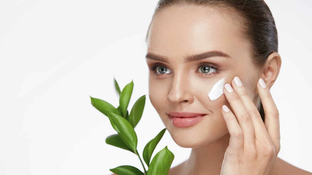 Skin Care Tips 50లో 30లా కనిపించాలంటే నిద్రపోయే ముందు ఇలా చేయండి