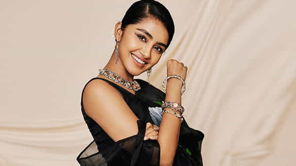 Anupama Parameswaran: ఎలా బ్రతకాలనేది మన చేతుల్లోనే ఉందంటున్న హీరోయిన్.. ఆ విషయంపై అనుపమ ఇంట్రెస్టింగ్ కామెంట్స్..
