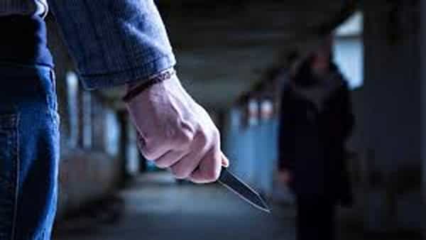 AP Crime news: ఎంతకూ తెగని అన్నదమ్ముల ఆస్తివివాదం! పట్టరాని కోపంతో మధ్యవర్తులపై కత్తులతో దాడి.. ఆ తర్వత ఏమైందంటే..