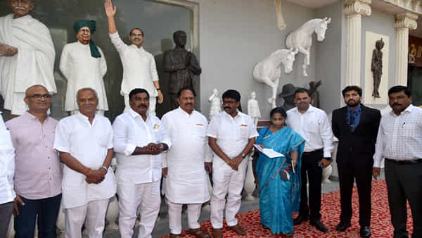 Andhra Pradesh: విజయవాడలో 125 అడుగుల అంబేడ్కర్ విగ్రహం.. ఢిల్లీ బాట పట్టిన ఏపీ మంత్రులు