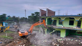 Crime News: భోజనం విషయంలో గొడవ పడ్డారని దారుణం.. దంపతులను గొడ్డలితో నరికి చంపిన వంట మనిషి..