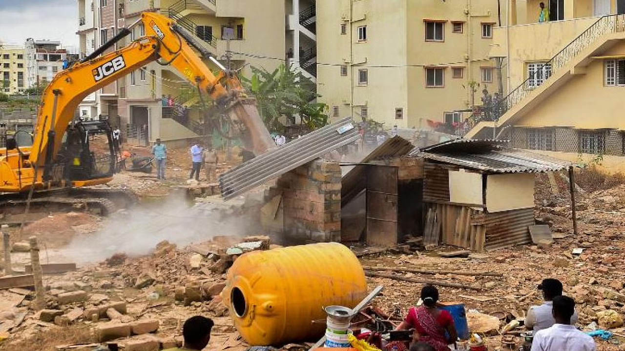 Bangalore Demolition: యూపీ రూట్‌లో కర్ణాటక.. అక్రమ నిర్మాణాలపై కొరడా ఝుళిపిస్తున్న బొమ్మై సర్కార్‌