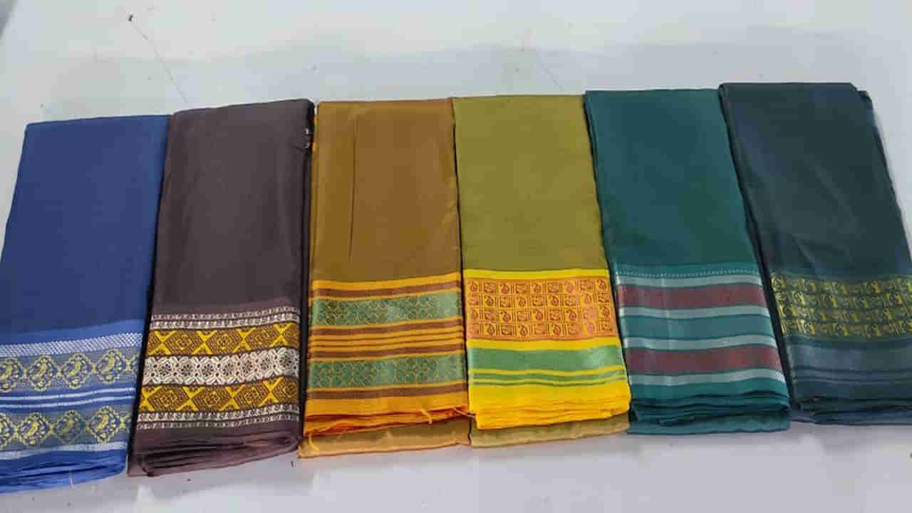 Bathukamma Sarees: తెలంగాణ ఆడపడుచులకు గుడ్ న్యూస్.. పంపిణీకి సిద్ధమైన బతుకమ్మ చీరలు