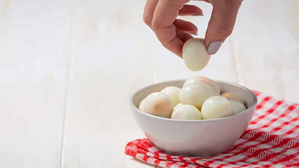 Boiled Eggs: ఉడకబెట్టేటప్పుడు గుడ్లు పగిలిపోతున్నాయా? అయితే ఈ సింపుల్ టిప్స్ మీకోసమే..