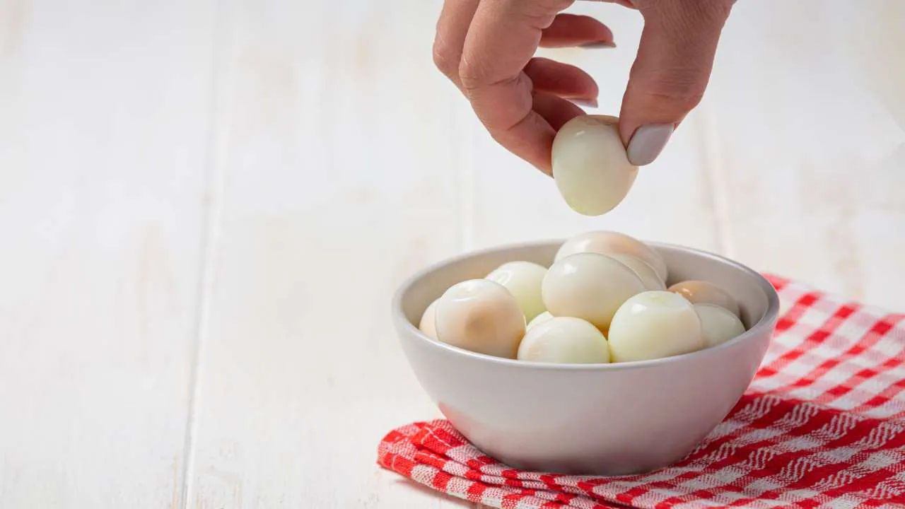 Boiled Eggs: ఉడకబెట్టేటప్పుడు గుడ్లు పగిలిపోతున్నాయా? అయితే ఈ సింపుల్‌ టిప్స్ మీకోసమే..