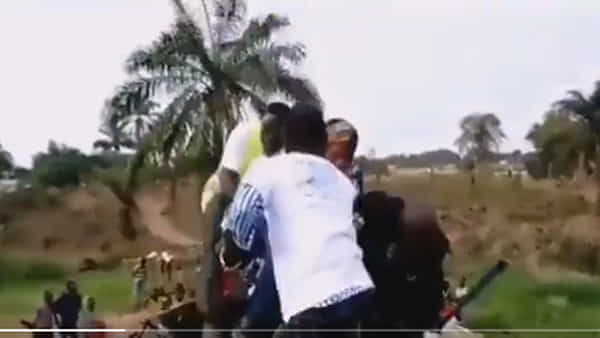 Viral Video: ప్రారంభోత్సవంలోనే కుప్పకూలిన వంతెన.. అలాగుంటది మరీ ప్రభుత్వంతో పని.. వీడియో వైరల్