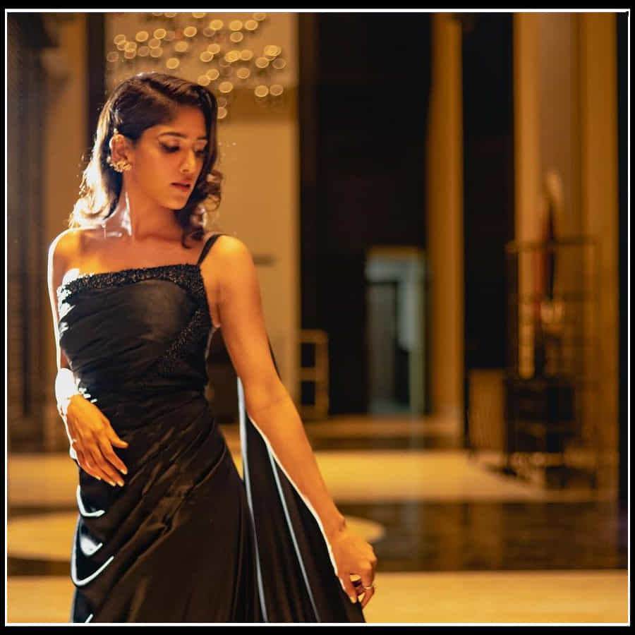Chandini Chowdary: బ్లాక్ డ్రస్ లో చాందిని అందాలు వేరే లెవల్ అంతే..