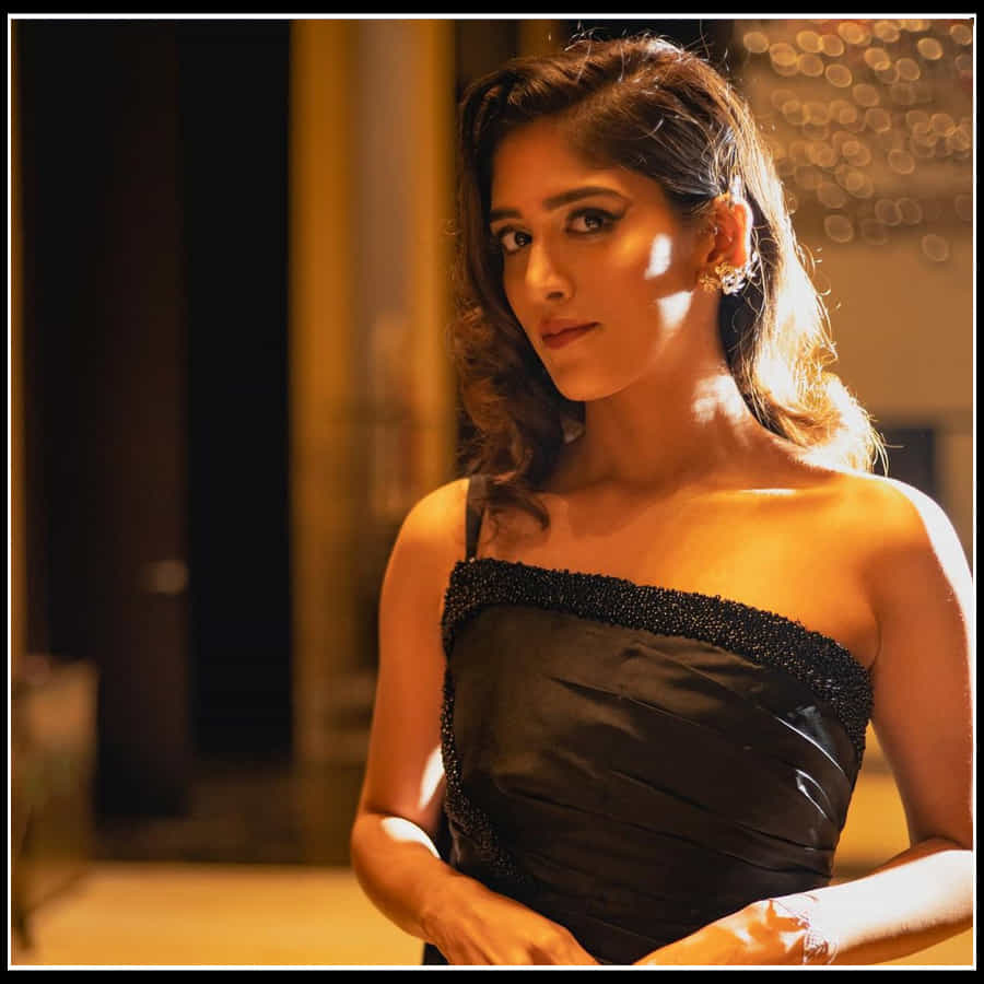 Chandini Chowdary: బ్లాక్ డ్రస్ లో చాందిని అందాలు వేరే లెవల్ అంతే..