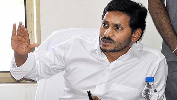 CM Jagan: రవాణాశాఖలో అవకతవకలపై సీఎం జగన్ సీరియస్.. పాత కమిషనర్ నిర్ణయాలపై విచారణకు ఆదేశం