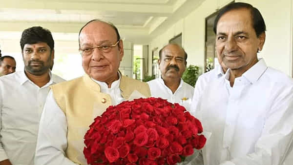 CM KCR: సీఎం కేసీఆర్తో గుజరాత్ మాజీ సీఎం శంకర్సింగ్ భేటీ.. జాతీయ రాజకీయాలపై చర్చ..