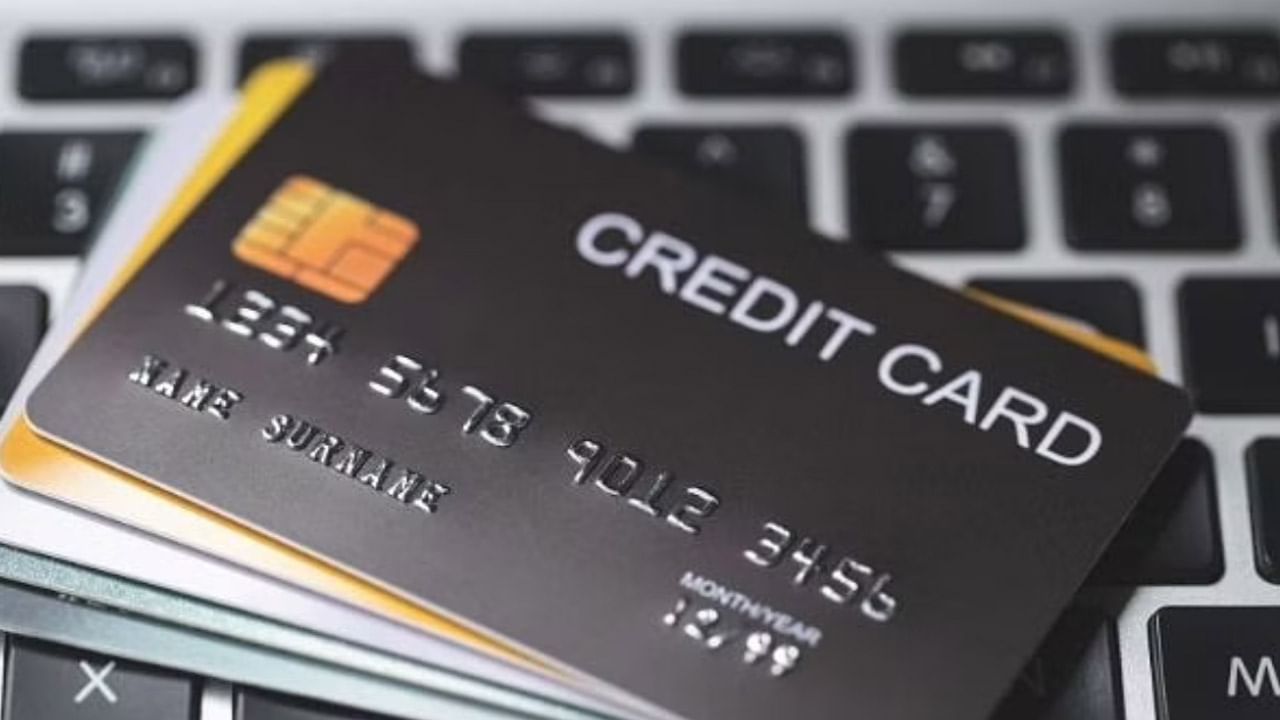 Credit Card Buying Tips: మీరు కూడా క్రెడిట్ కార్డ్ అప్పుల ఉచ్చులో చిక్కుకున్నారా.. ఇలా చేస్తే ఈజీగా తిరిగి చెల్లించవచ్చు..