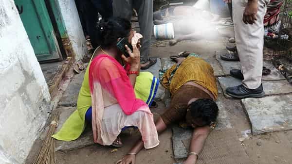 AP News: కృష్ణా జిల్లా బంటుమిల్లిలో తీవ్ర విషాదం.. పూడిక తీసేందుకు బావిలోకి దిగి నలుగురు మృతి