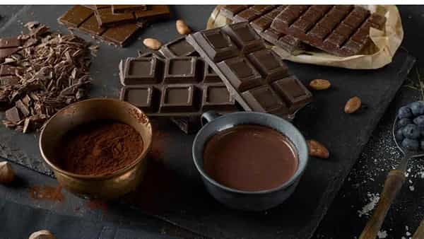Cholesterol tips: చాక్లెట్ తింటే కొలెస్ట్రాల్ తగ్గుతుందా? వైద్య నిపుణులు చెబుతున్న కీలక విషయాలు