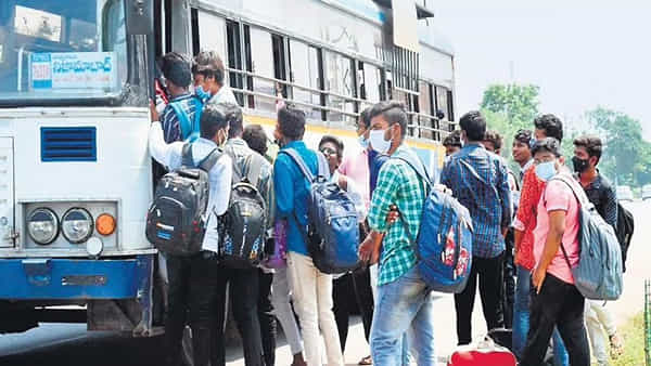 TSRTC: దసరాకు సొంతూళ్లకు వెళుతున్నారా.? అయితే ఈ గుడ్ న్యూస్ మీ కోసమే..