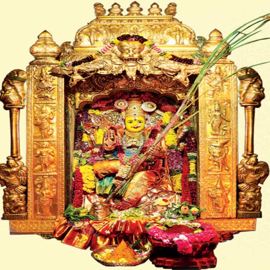 అక్టోబర్ 5వ తేదీ బుధవారం శరన్నవరాత్రి మహోత్సవాల్లో భాగంగా శ్రీ కనకదుర్గ అమ్మవారు శ్రీ రాజరాజేశ్వరి దేవిగా భక్తులకు దర్శనం ఇచ్చి అనుగ్రహిస్తారు. ఈ అలంకారంలో అమ్మవారి దర్శనం సకల శుభాలు, విజయాలు చేకూరతాయి.