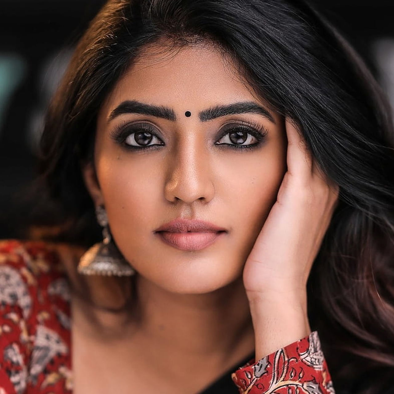 తెలుగమ్మాయి ఈషా రెబ్బ  (Eesha Rebba) అందం, అభినయంతో సినీపరిశ్రమలో స్పెషల్ ఇమేజ్ క్రియేట్ చేసుకుంది.