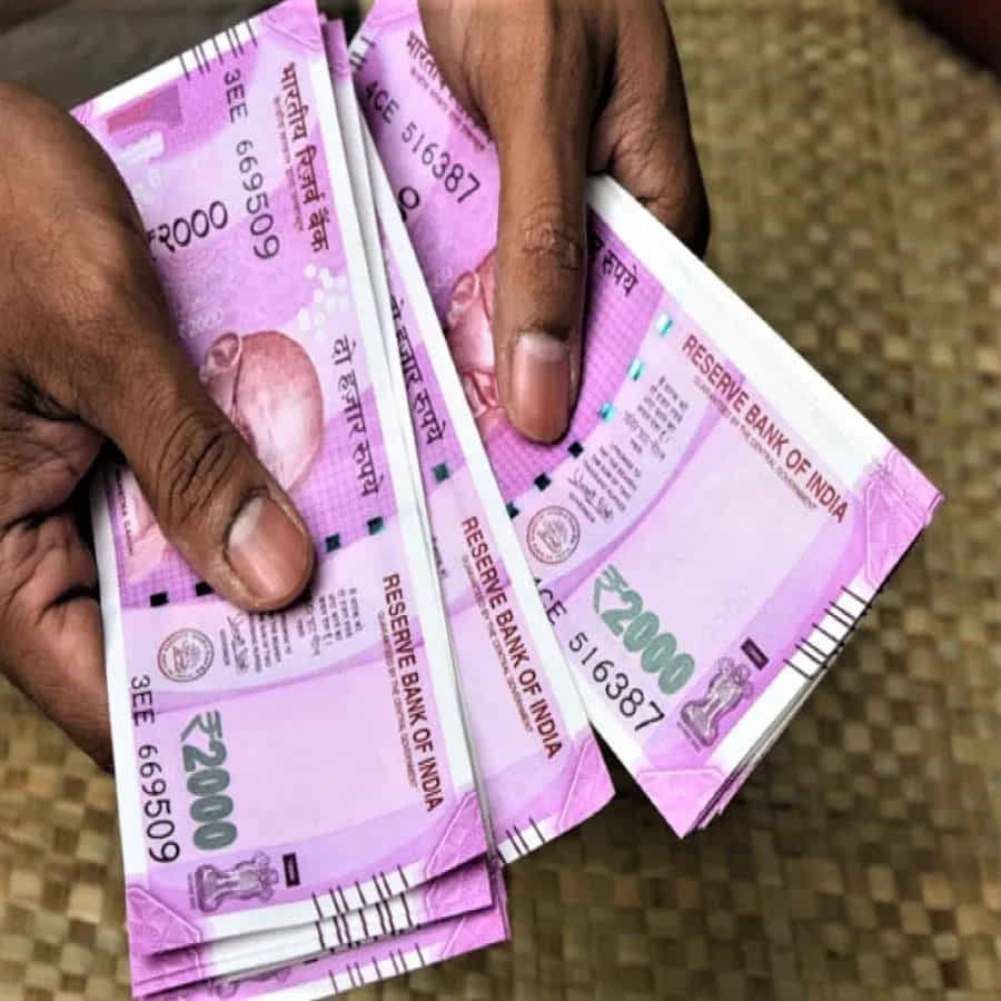 Fixed Deposit: ఏదైనా ఫిక్స్డ్ డిపాజిట్ (FD) ఖాతా నుండి డబ్బును విత్డ్రా చేయడానికి ప్రత్యేక నియమం ఉంది. డబ్బును విత్డ్రా చేసుకోవచ్చు. అంతకు ముందు ఎఫ్డీ నుంచి డబ్బు విత్డ్రా చేసినా పెనాల్టీ చెల్లించాల్సి ఉండేది. కానీ స్టేట్ బ్యాంక్ ఆఫ్ ఇండియా (SBI) ఎటువంటి పెనాల్టీ ఛార్జీలు లేకుండా ఫిక్స్డ్ డిపాజిట్ నుంచి డబ్బును విత్ డ్రా చేసుకోవచ్చు.