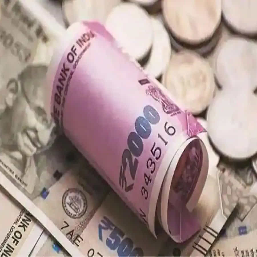 SBI మల్టీ ఆప్షన్ డిపాజిట్ స్కీమ్ లింక్ చేయబడిన పొదుపులు లేదా కరెంట్ ఖాతా ప్రతి నెలా ఖాతాలో సగటు బ్యాలెన్స్ను నిర్వహించాలి. మల్టీ ఆప్షన్ డిపాజిట్ స్కీమ్లో ఆటో స్వీప్ సౌకర్యం కూడా అందించబడింది. ఆటో స్వీప్ సౌకర్యం కోసం ఖాతాలో కనీస నిల్వ రూ.35,000 ఉండాలి. ఏ కస్టమర్ అయినా రూ. 10,000 డిపాజిట్తో ఈ FD పథకాన్ని తెరవవచ్చు. SBI మల్టీ ఆప్షన్ డిపాజిట్ స్కీమ్లో నామినేషన్ సౌకర్యం కూడా అందుబాటులో ఉంది. ఈ FD పథకంపై TDS తీసివేయబడుతుంది.