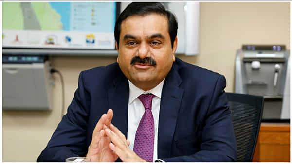 Adani: రెండు నుంచి మూడుకు.. ప్రపంచ కుబేరుల జాబితాలో పడిపోయిన అదానీ ర్యాంక్..