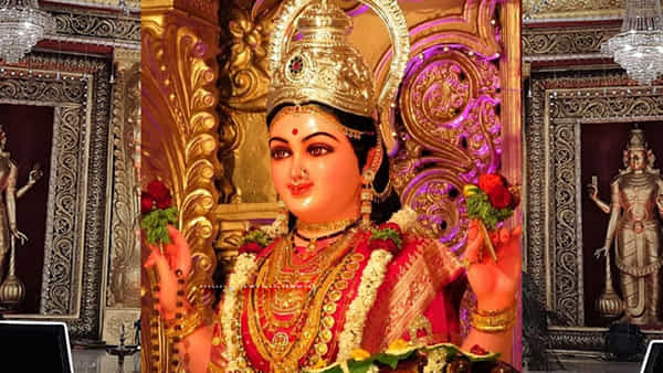 Navratri 2022: అమ్మవారికి రూ.8లక్షలు విలువైన బంగారు చీర సమర్పించిన ముస్లిం నేతన్నలు..ఎక్కడంటే..