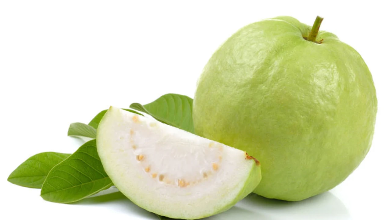 Guava Side Effects: జామపండును ఇష్టంగా తింటున్నారా.? అయితే ఈ ప్రమాదాలు కూడా పొంచి ఉన్నాయి జాగ్రత్త..