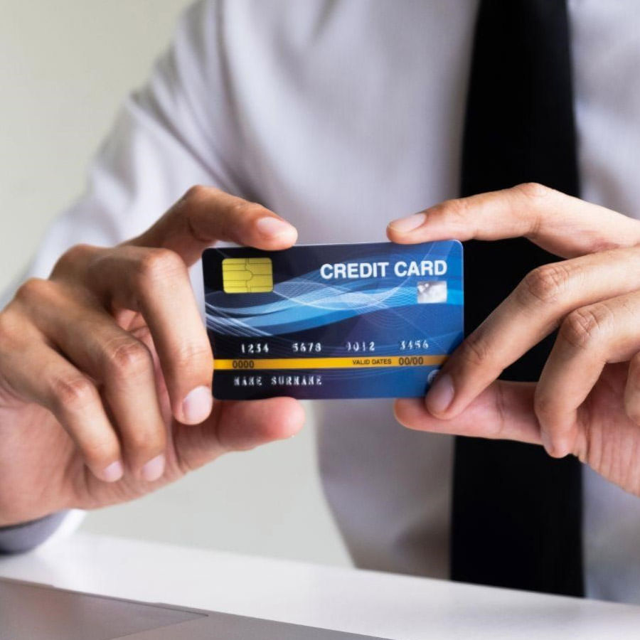 Credit Card Holders ALERT: Banks will implement new decisions.  Special care should be taken in the case of credit cards.  Banks issue new rules and regulations for this.  On Tuesday, the bank issued a warning to the credit card holders of ICICI Bank. 